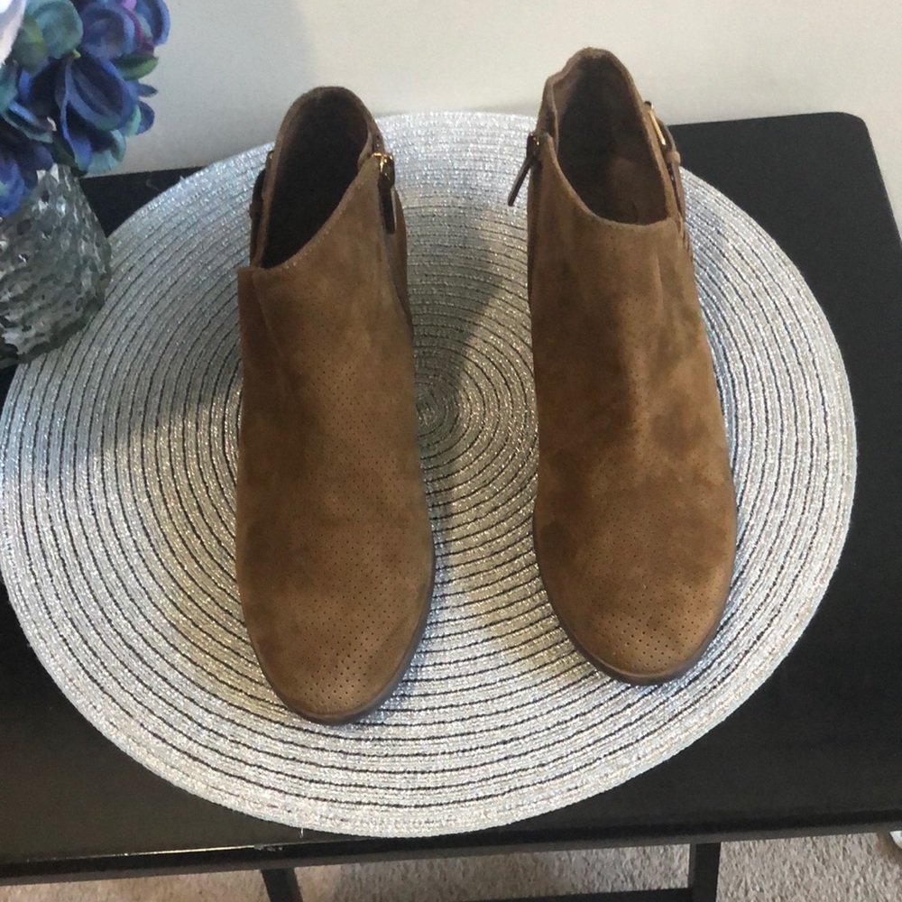 Vince Camuto Brown Suede ankle boots